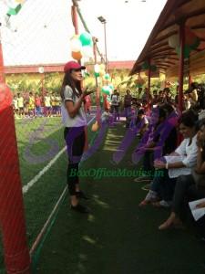 Lisa Haydon interacting with the students at the JFK India opening ceremony
