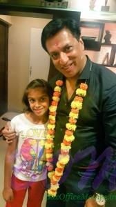 Madhur Bhandarkar ‏with daughter Siddhi