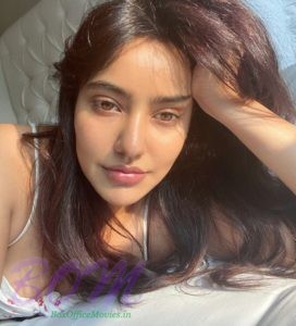 Neha Sharma Hello Selfie