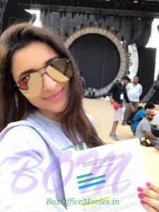 Parineeti Chopra selfie at MMRDA