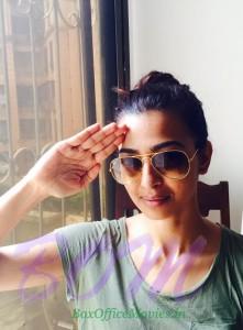 Radhika Apte Salute Selfie