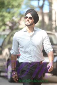 Rajniesh Duggall sardar look in an upcoming movie