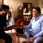 Rishi Kapoor and Anirudh Tanwar in a scena of Rajma Chawal film