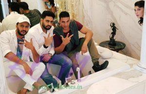 Riteish, Abhishek and Akshay chilling in tub while Jacqueline is surprised