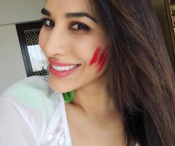 SOPHIE CHOUDRY Holi 2016