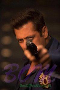 Salman Khan first pic when Race 3 begins