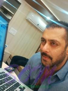 Salman Khan while chatting with FANs in twitter on 28 Oct 2015