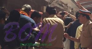 Sanjay Dutt visit Siddhivinyak temple after release