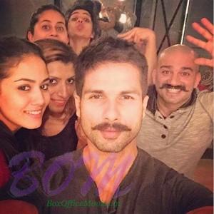 Shahid Kapoor latest selfie with Mira and others