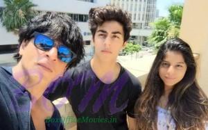 Shahrukh Khan latest family selfie without Abram and mom