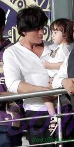 Shahrukh Khan watching IPL with AbRam Khan