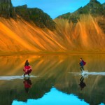 Shahrukh and Kajol dancing on river in Dilwale movie