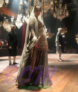 Showstopper Kareena Kapoor Khan for Sabyasachi show on 28 Aug 2016