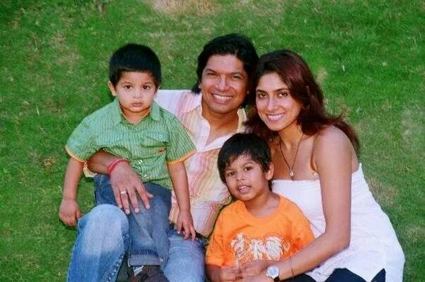 Singer Shaan with his family