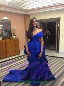 Sonam Kapoor just ready to grace the Red Carpet at Cannes2015