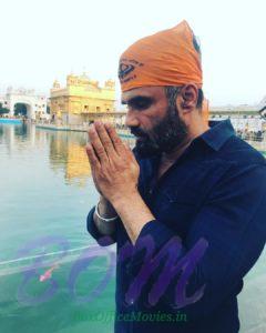 Suniel Shetty finds peace like never before in Golden Temple