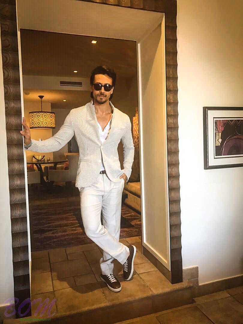 Tiger Shroff‏ dressed up in style - Pics Bollywood Actor Movie