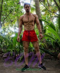 Tiger Shroff latest pic with defined body