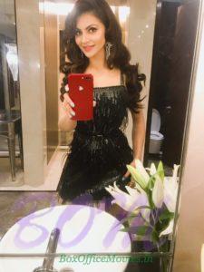 URVASHI RAUTELA gorgeous selfie