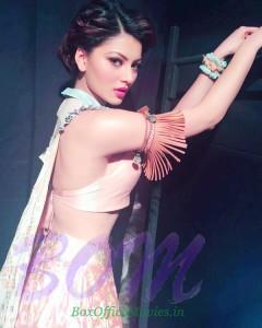 URVASHI RAUTELA gorgeous style for LFW2016