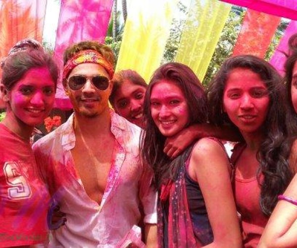 Varun Dhawan Holi 2016