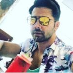 Varun Dhawan latest selfie while shooting for Badrinath Ki Dulhania in Singapore