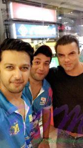 Varun Sharma and Vatsal Sheth with Sohail Khan