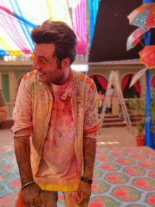 Chucha Varun Sharma holi photo