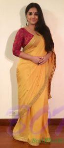 Vidya Balan is one of the most amazing actress from Bollywood who looks awesome in classical Indian dresses.