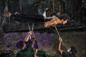 Vidyut Jammwal in a fabulous action scene to amaze you