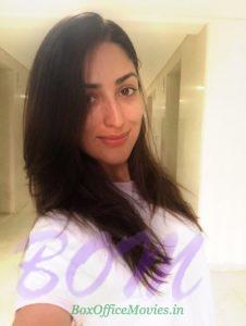 Yami Gautam morning peeps selfie