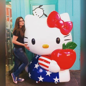 Zareen Khan with cute Kitty