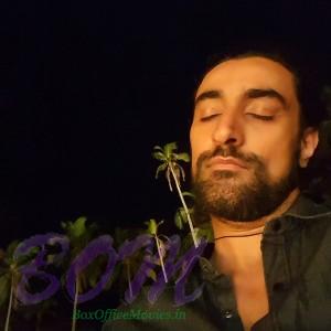 Kunal Kapoor power naps selfie