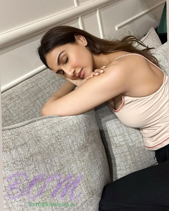 vaani-kapoor-sleeping-beauty.jpg